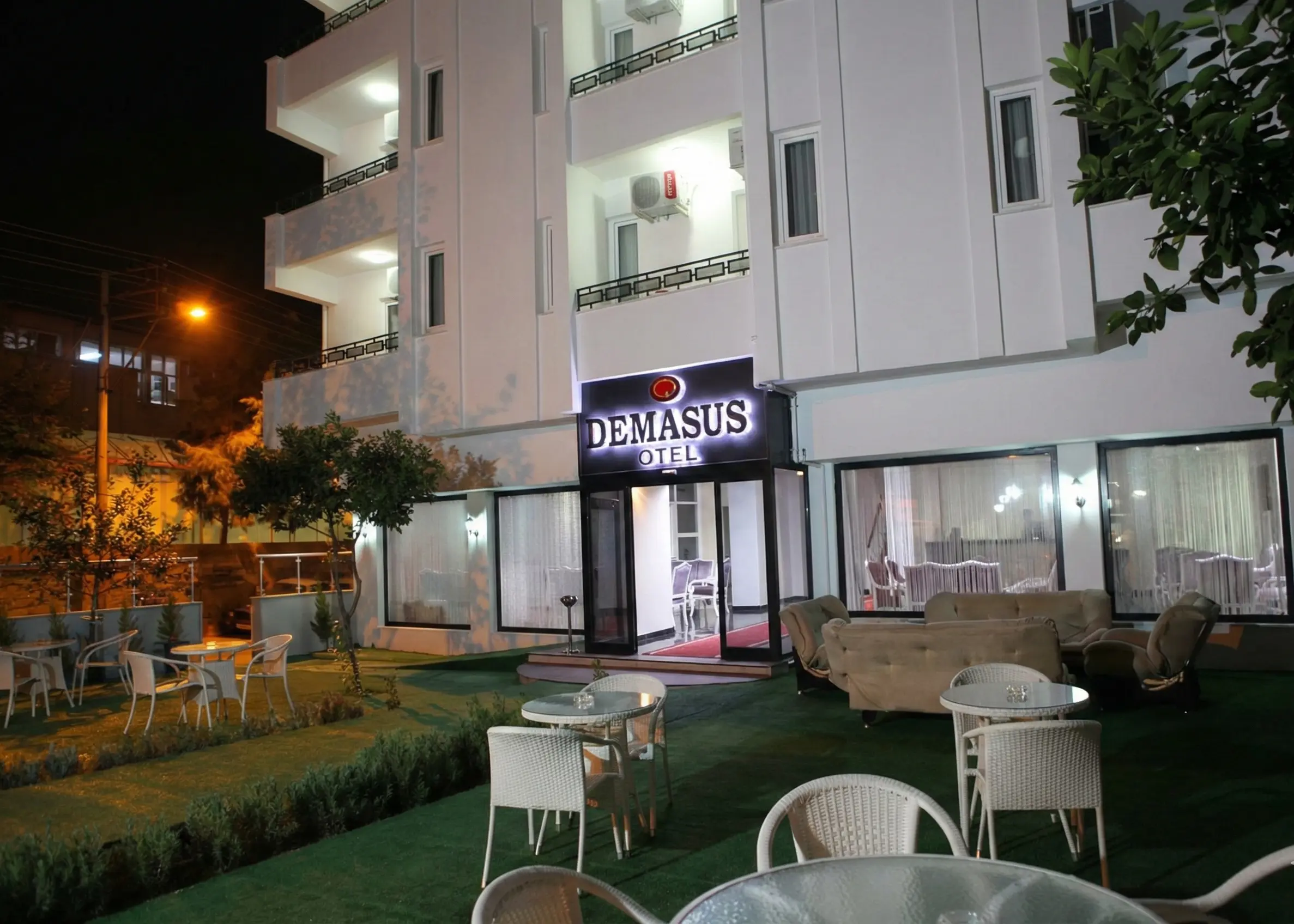 DEMASUS OTEL & SPA - Otel Giriş